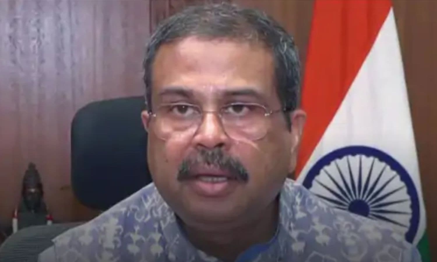 Dharmendra Pradhan resignation: शिक्षा मंत्री धर्मेंद्र प्रधान ने दिया इस्तीफा, अभिजीत दीपके बोले- झुकती है दुनिया...झुकाने वाला चाहिए
