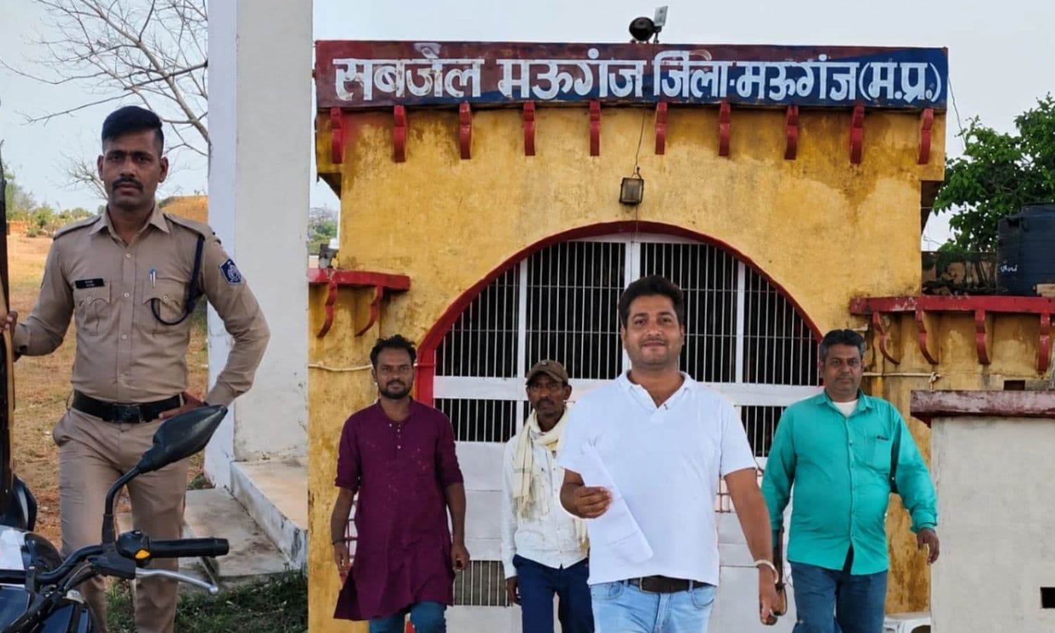 Mauganj News: मऊगंज उपजेल में 8 बंदियों से मारपीट, परिजनों ने लगाए गंभीर आरोप